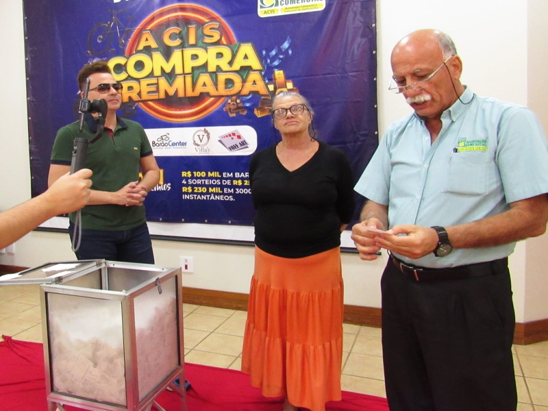 Notícia: Promoção Mês dos Namorados ACIS contempla cinco consumidoras do comércio de Sertãozinho com vales-jantar