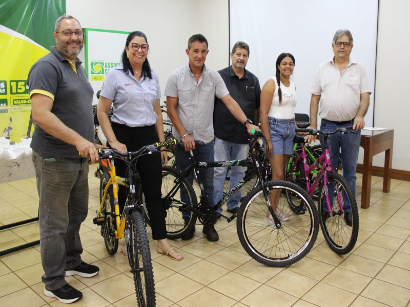 Notícia: ACIS oficializa entrega dos prêmios da promoção Mês das Crianças